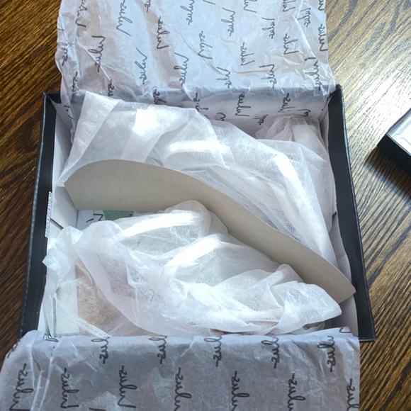 Lulus white ankle strap sandals - Picture 4 of 4